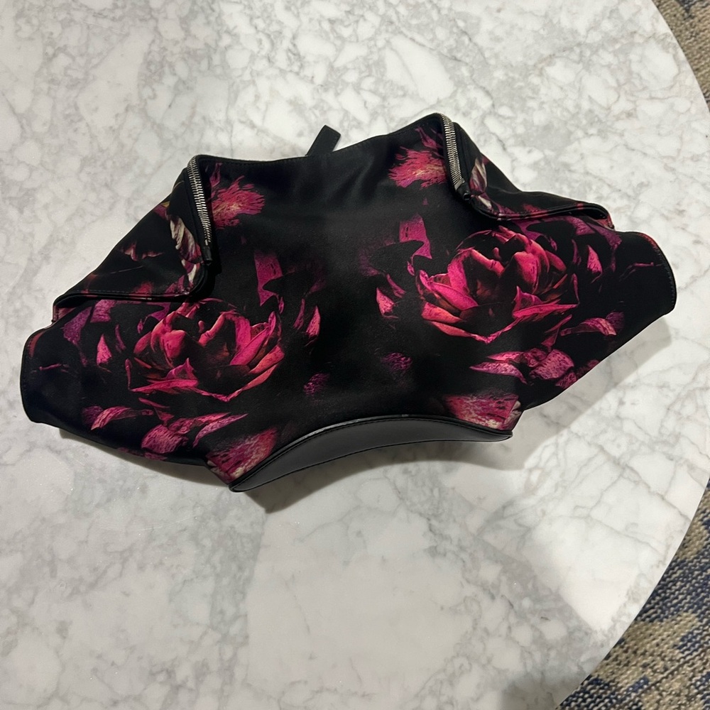 Alexander McQueen Satin “Manta”. Night Flowers Clutch